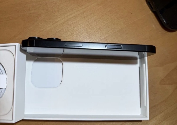 iPhone 16 Pro 128GB SIMフリー（スマホ）の商品画像 - 査定依頼日：2026年1月28日 - 最高査定価格：103,000円