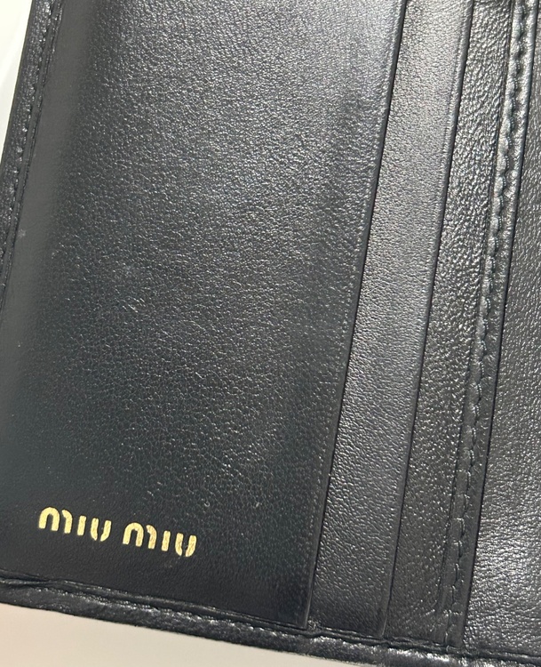 ミュウミュウ  （ブランドバッグ）の商品画像 - 査定依頼日：2026年4月12日 - 最高査定価格：30,000円