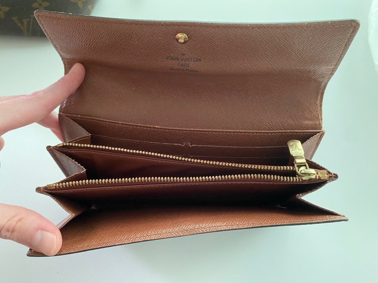 ポルトフォイユ　サラ（ブランド財布・小物）の商品画像 - 査定依頼日：2025年9月27日 - 最高査定価格：16,000円