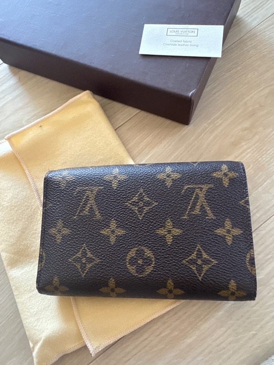 モノグラム財布（ブランド財布・小物）の商品画像 - 査定依頼日：2025年10月6日 - 最高査定価格：15,000円