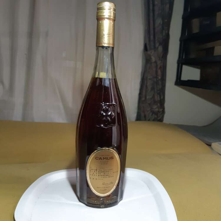 ブランデー カミュ （お酒）の商品画像 - 査定依頼日：2025年5月29日 - 最高査定価格：500円