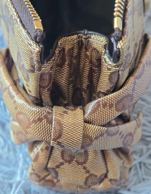 Gucci hysteria （ブランドバッグ）の商品画像 - 査定依頼日：2026年5月18日 - 最高査定価格：20,000円