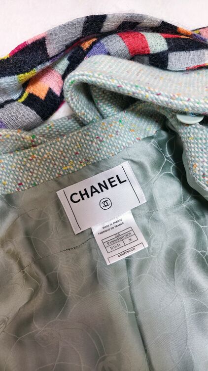 ツイードジャケット（古着・ファッション）の商品画像 - 査定依頼日：2025年8月6日 - 最高査定価格：12,000円