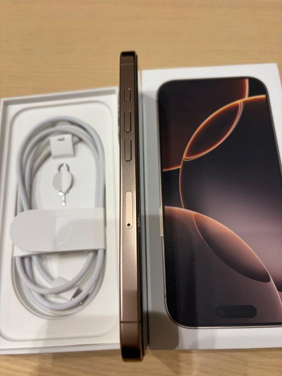 iPhone iPhone 16 Pro 256GB SIMフリー（スマホ）の商品画像 - 査定依頼日：2026年8月30日 - 最高査定価格：116,000円