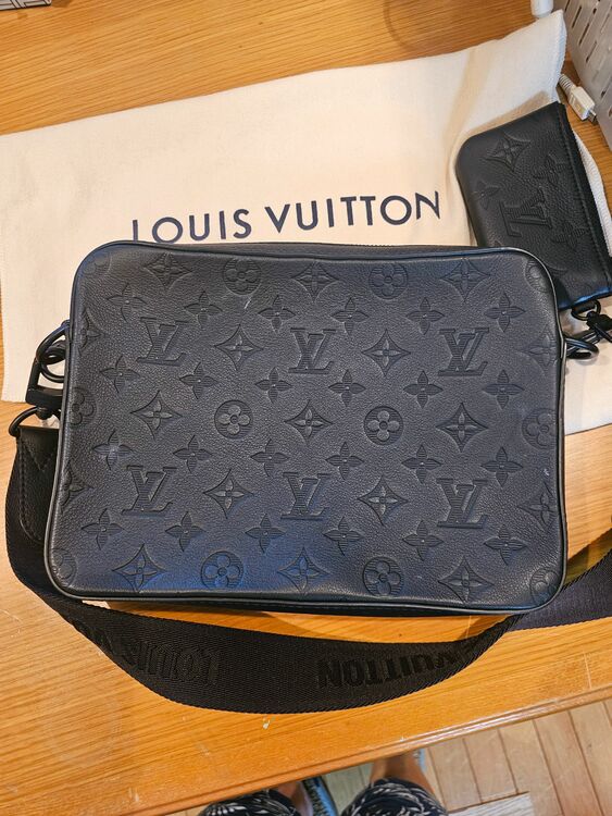 ルイヴィトン タイガ （ブランドバッグ）の商品画像 - 査定依頼日：2025年8月19日 - 最高査定価格：300,000円