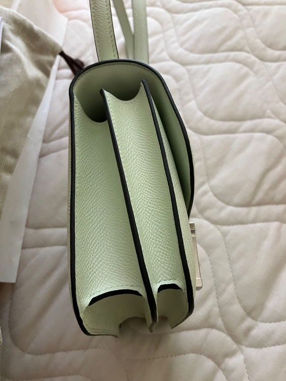 コンスタンスミニ　ヴェールフィズ　ラッカー金具　W刻印（ブランドバッグ）の商品画像 - 査定依頼日：2025年7月21日 - 最高査定価格：1,500,000円