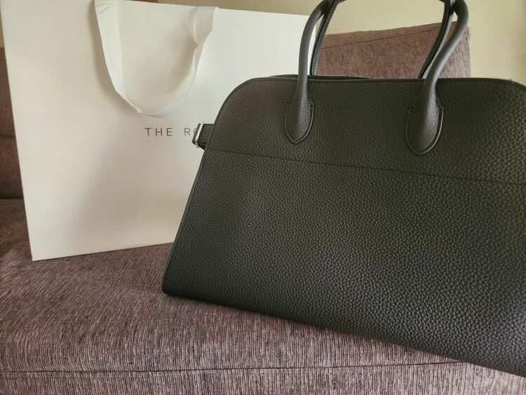 The row Soft Margaux15（ブランドバッグ）の商品画像 - 査定依頼日：2026年10月2日 - 最高査定価格：400,000円