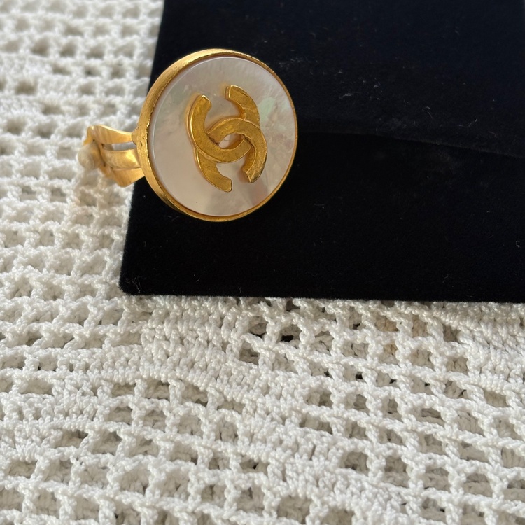 CHANELイヤリング（金・貴金属）の商品画像 - 査定依頼日：2026年9月28日 - 最高査定価格：20,000円