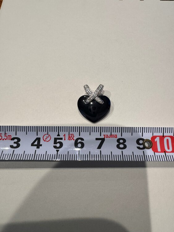 ショーメ　リアンハート　ペンダントトップ（金・貴金属）の商品画像 - 査定依頼日：2025年2月6日 - 最高査定価格：30,000円