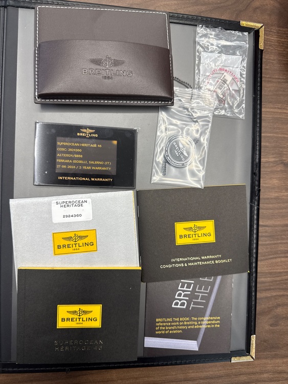 ブライトリング スーパーオーシャン （高級時計）の商品画像 - 査定依頼日：2025年9月21日 - 最高査定価格：370,000円