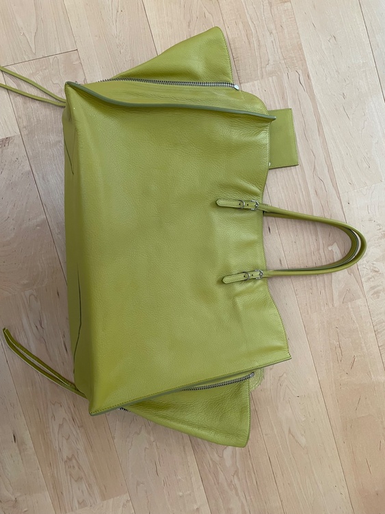 ジップアラウンド　A4   イエロー（古着・ファッション）の商品画像 - 査定依頼日：2026年3月23日 - 最高査定価格：43,000円