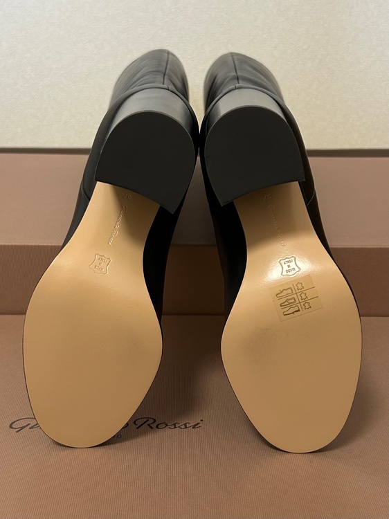 Gianvito Rossi SANTIAGO（古着・ファッション）の商品画像 - 査定依頼日：2026年6月10日 - 最高査定価格：5,000円