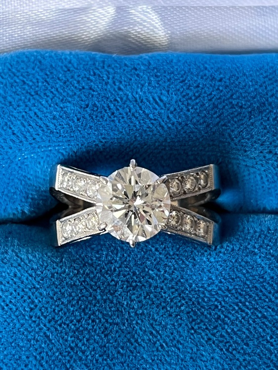 プラチナダイアモンドリング（宝石）の商品画像 - 査定依頼日：2025年9月2日 - 最高査定価格：500,000円