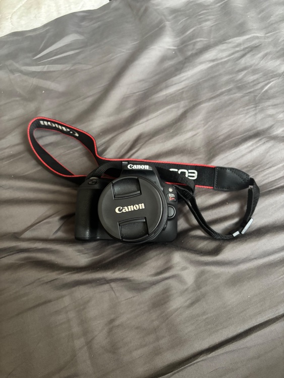 eos kiss x9（カメラ）の商品画像 - 査定依頼日：2025年10月7日 - 最高査定価格：50,000円