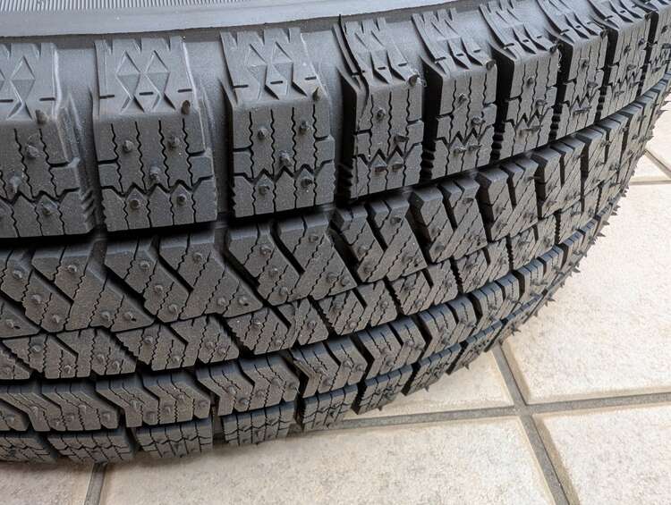 Blizzak VRX2 175/65R15（カー用品）の商品画像 - 査定依頼日：2025年4月20日 - 最高査定価格：500円