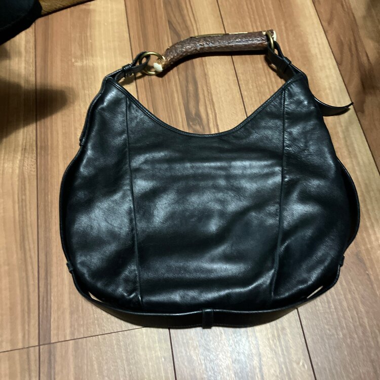 イブサンローラン  （ブランドバッグ）の商品画像 - 査定依頼日：2025年3月30日 - 最高査定価格：20,000円