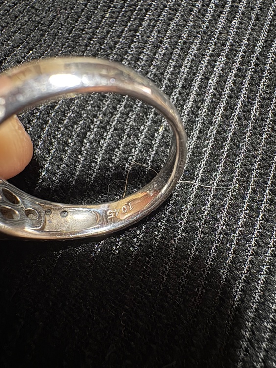 ダイヤリング（宝石）の商品画像 - 査定依頼日：2026年3月30日 - 最高査定価格：2,000,000円