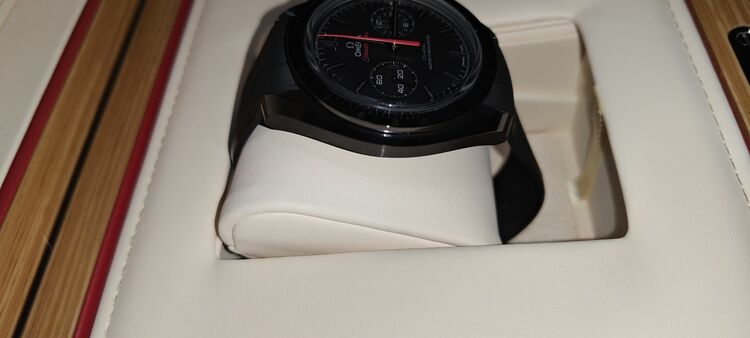 ダークサイドオブザムーン（高級時計）の商品画像 - 査定依頼日：2025年11月14日 - 最高査定価格：2,000,000円