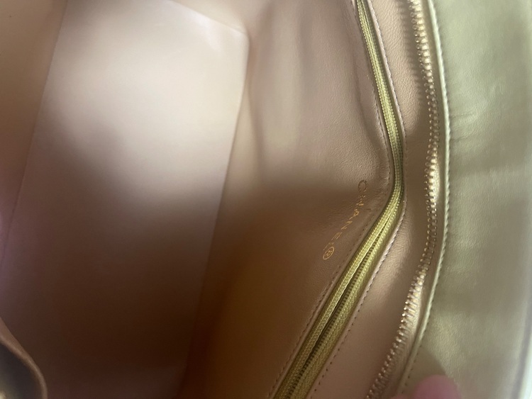 CHANEL復刻トートイエロー（ブランドバッグ）の商品画像 - 査定依頼日：2025年10月10日 - 最高査定価格：75,000円