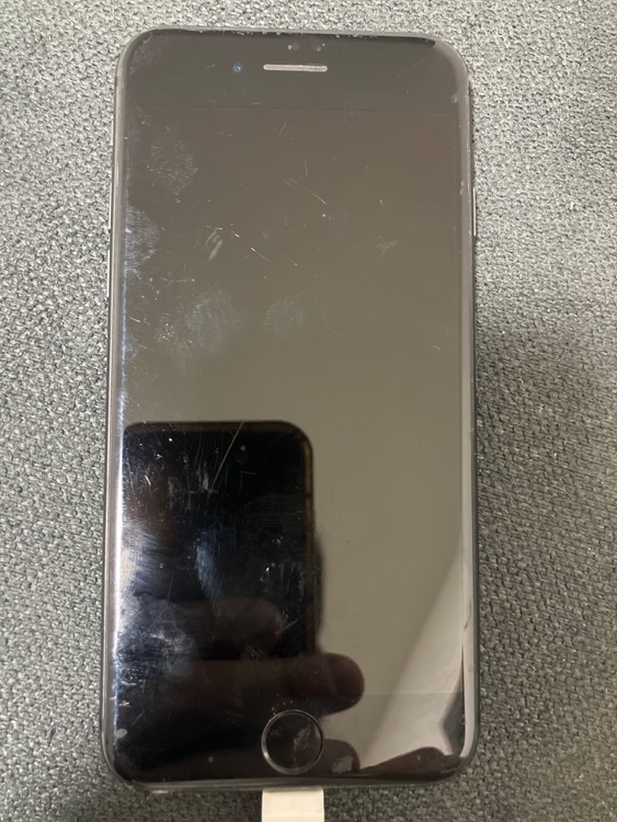 iPhone8（スマホ）の商品画像 - 査定依頼日：2025年12月29日 - 最高査定価格：4,000円