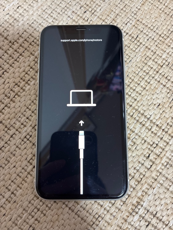 iPhone xr（スマホ）の商品画像 - 査定依頼日：2026年5月10日 - 最高査定価格：12,000円