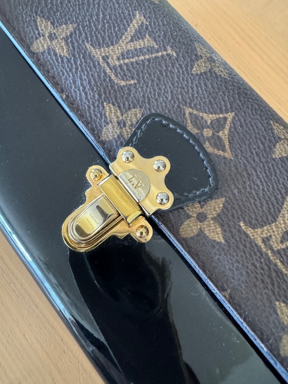 ポルトフォイユ・チェリーウッド 製品番号： M62558（ブランド財布・小物）の商品画像 - 査定依頼日：2025年7月24日 - 最高査定価格：20,000円