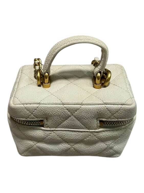 マトラッセ　ミニバニティ（ブランドバッグ）の商品画像 - 査定依頼日：2024年12月21日 - 最高査定価格：100,000円