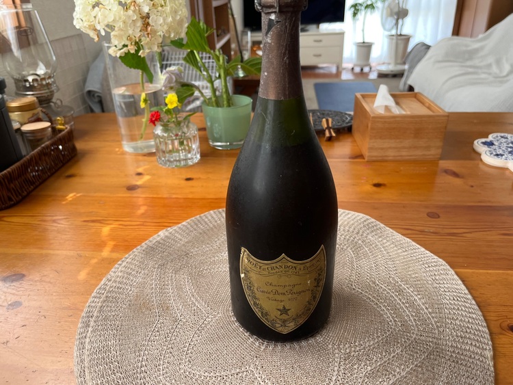 シャンパン ドン・ペリニヨン （お酒）の商品画像 - 査定依頼日：2025年8月22日 - 最高査定価格：22,000円