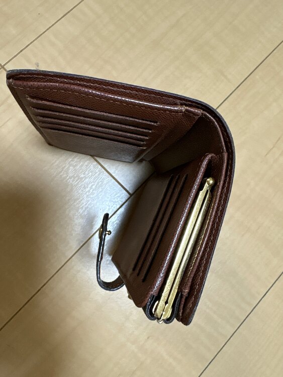 ヴィエノワ （ブランド財布・小物）の商品画像 - 査定依頼日：2025年5月5日 - 最高査定価格：12,000円