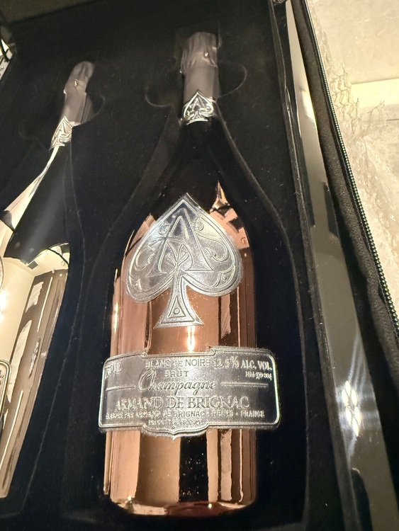 BDB&BDNシルバーツインセット（お酒）の商品画像 - 査定依頼日：2025年11月18日 - 最高査定価格：150,000円