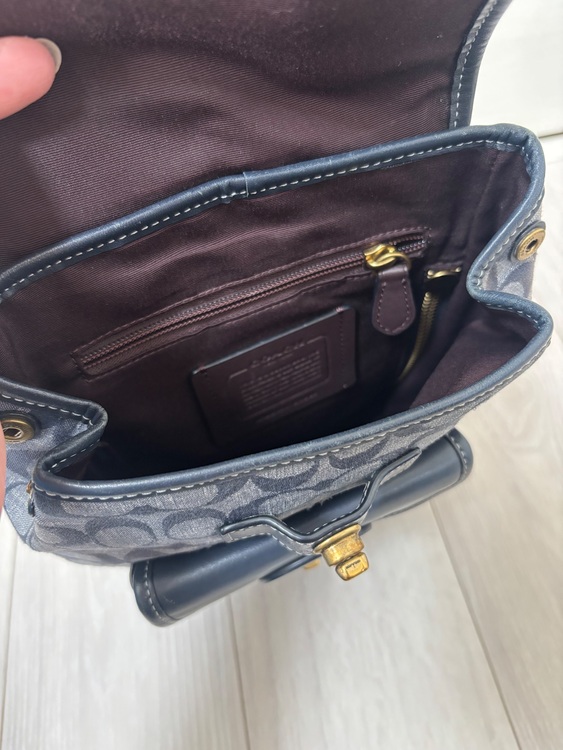 コーチバッグ（ブランドバッグ）の商品画像 - 査定依頼日：2025年9月7日 - 最高査定価格：4,000円