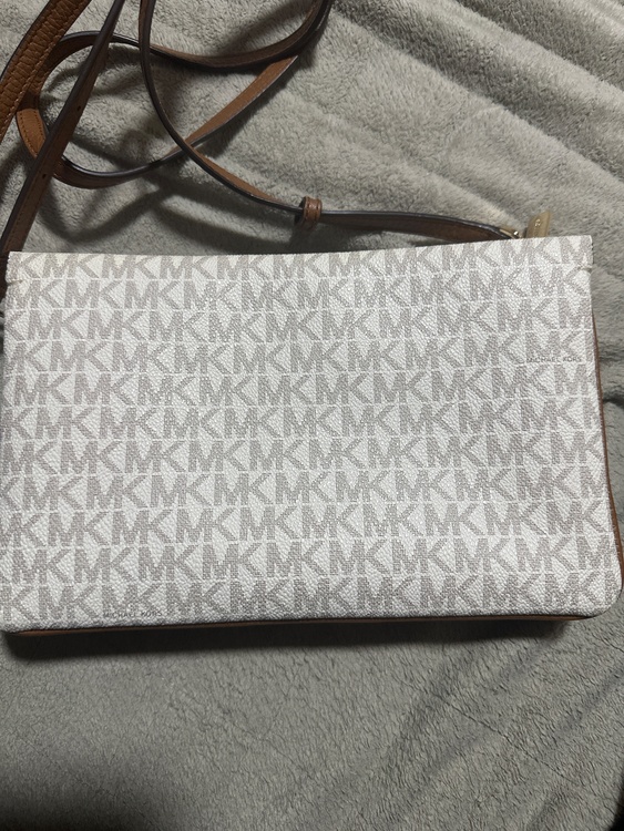 その他 その他 （ブランドバッグ）の商品画像 - 査定依頼日：2026年1月8日 - 最高査定価格：2,500円