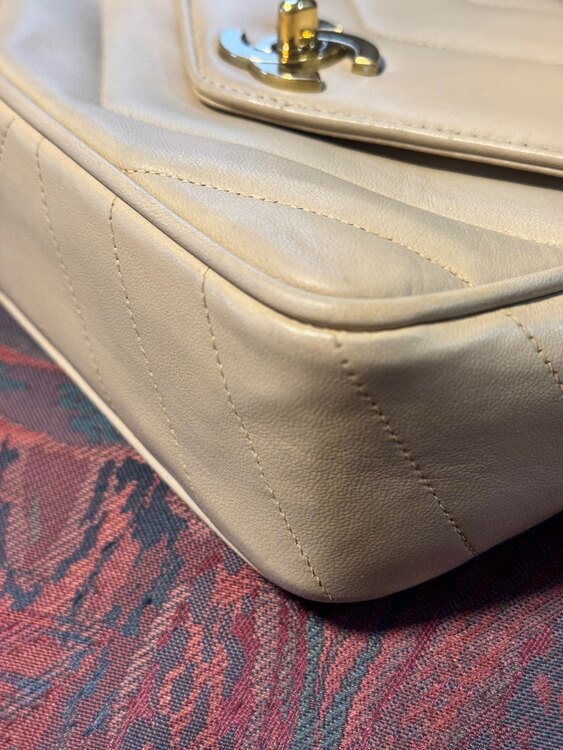 マトラッセ チェーンショルダー（ブランドバッグ）の商品画像 - 査定依頼日：2025年2月3日 - 最高査定価格：350,000円