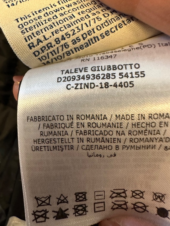 MONCLER モンクレール TALEVE GIUBBOTTO D2093493（古着・ファッション）の商品画像 - 査定依頼日：2025年12月26日 - 最高査定価格：56,000円