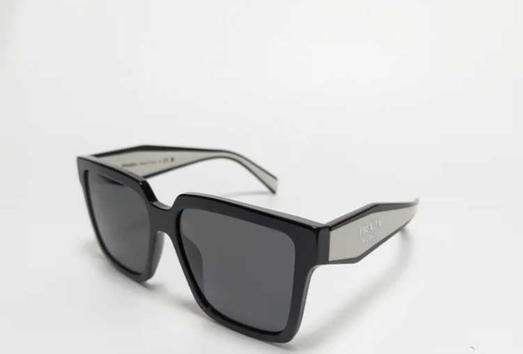 プラダ  （ブランドバッグ）の商品画像 - 査定依頼日：2025年10月27日 - 最高査定価格：25,000円