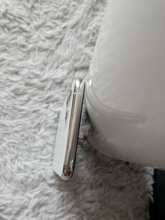 iPhone iPhone11 Pro 256GB au（スマホ）の商品画像 - 査定依頼日：2026年7月13日 - 最高査定価格：22,000円