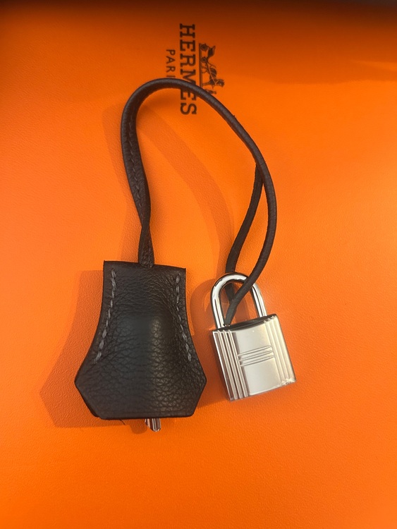 ショルダーバーキン29（ブランドバッグ）の商品画像 - 査定依頼日：2025年7月31日 - 最高査定価格：3,200,000円