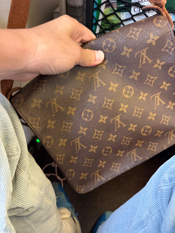 カルトシエール（ブランドバッグ）の商品画像 - 査定依頼日：2025年9月11日 - 最高査定価格：15,000円