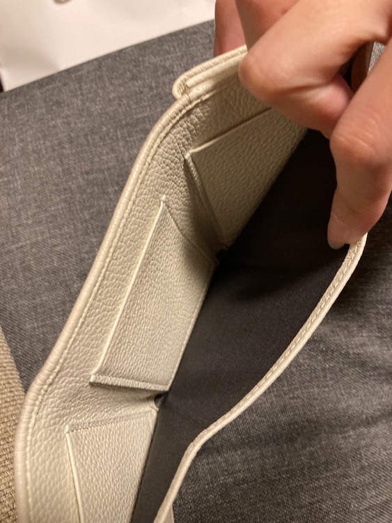 3つ折り財布（ブランド財布・小物）の商品画像 - 査定依頼日：2025年9月26日 - 最高査定価格：20,000円