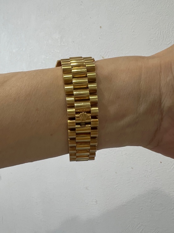 ロレックス デイデイト （高級時計）の商品画像 - 査定依頼日：2025年9月11日 - 最高査定価格：4,400,000円