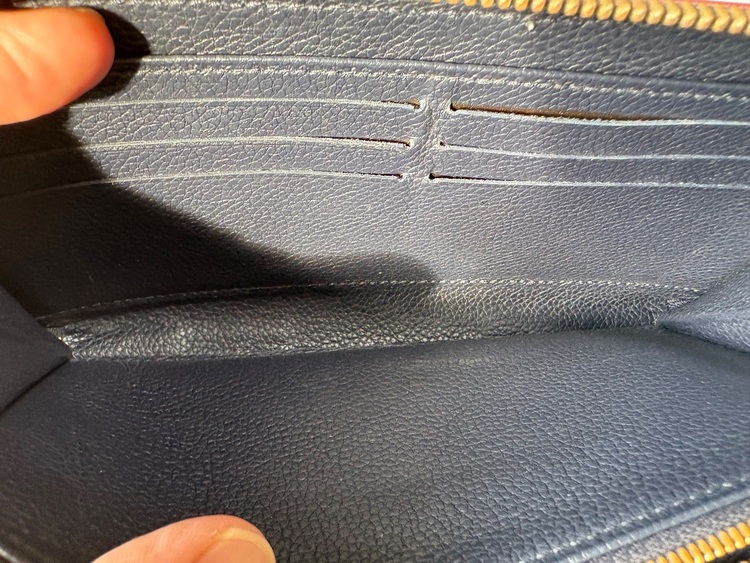 ジッピーウォレット（ブランド財布・小物）の商品画像 - 査定依頼日：2025年11月29日 - 最高査定価格：23,000円