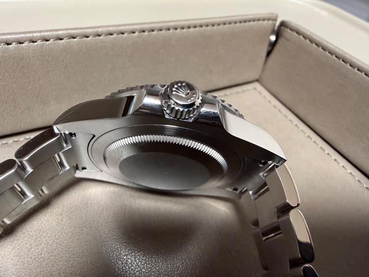 ロレックス GMTマスター 116710（高級時計）の商品画像 - 査定依頼日：2025年11月14日 - 最高査定価格：2,000,000円