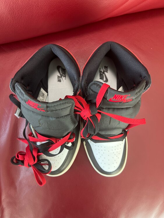 エアジョーダン1high OG black toe（古着・ファッション）の商品画像 - 査定依頼日：2025年5月5日 - 最高査定価格：19,000円