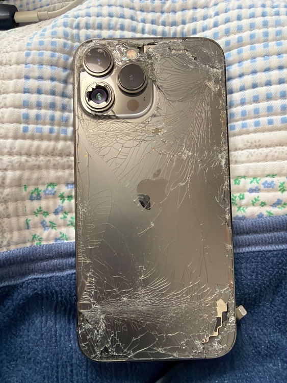 iPhone 13 Pro Max 256GB Softbank（スマホ）の商品画像 - 査定依頼日：2026年2月20日 - 最高査定価格：35,000円