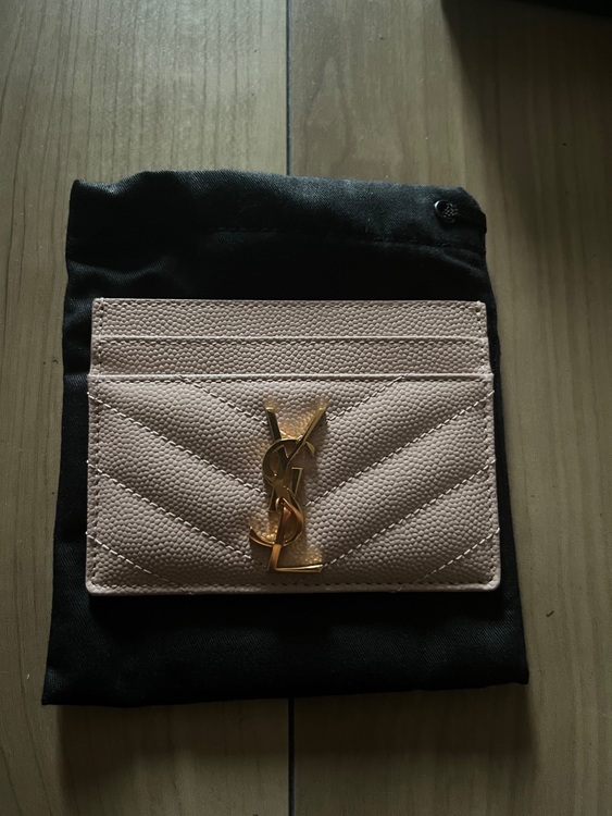 イブサンローラン  （ブランドバッグ）の商品画像 - 査定依頼日：2025年7月13日 - 最高査定価格：28,000円