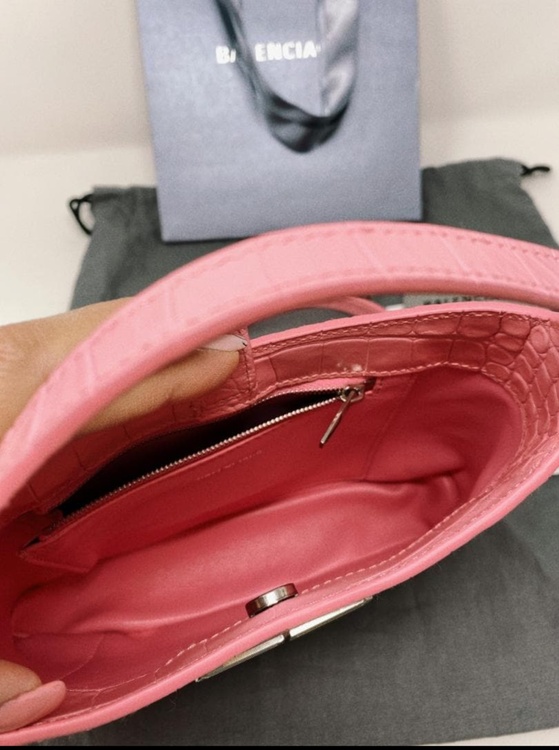 バレンシアガ  （ブランドバッグ）の商品画像 - 査定依頼日：2026年1月15日 - 最高査定価格：60,000円