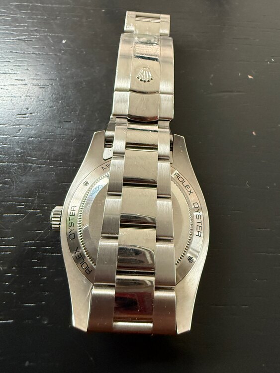 ロレックス ミルガウス 116400（高級時計）の商品画像 - 査定依頼日：2025年3月19日 - 最高査定価格：1,250,000円