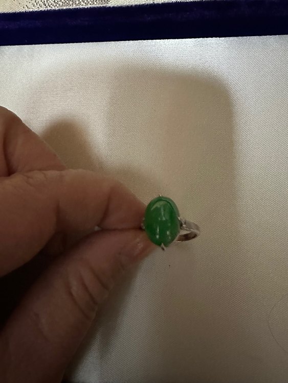 エメラルドの指輪（宝石）の商品画像 - 査定依頼日：2023年1月10日 - 最高査定価格：8,000円