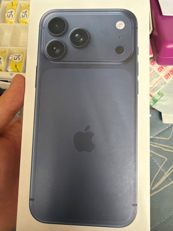 iPhone 17 Pro Max 512GB Softbank（スマホ）の商品画像 - 査定依頼日：2026年3月14日 - 最高査定価格：189,000円