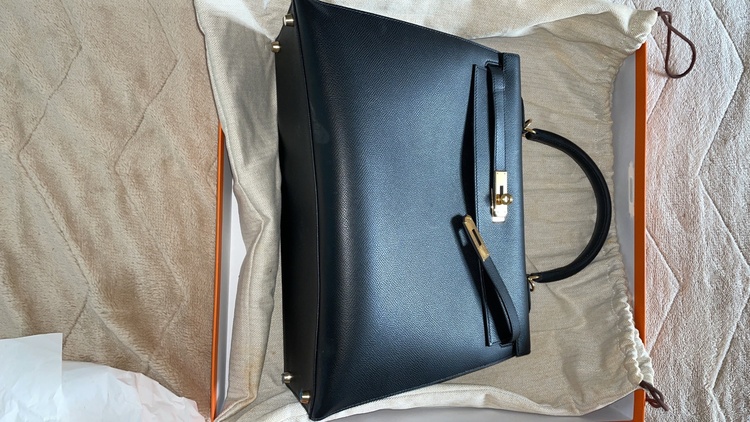 ケリー35 ◻︎L（ブランドバッグ）の商品画像 - 査定依頼日：2026年3月30日 - 最高査定価格：1,400,000円